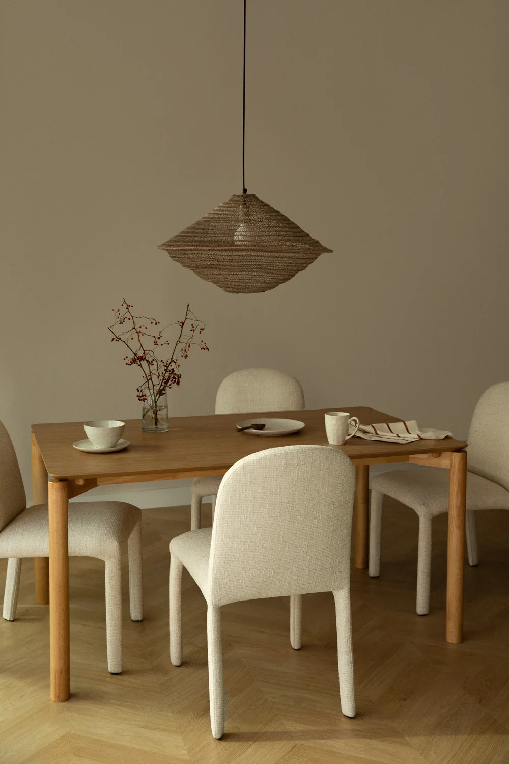 Ideas creativas para decorar tu mesa de comedor rectangular