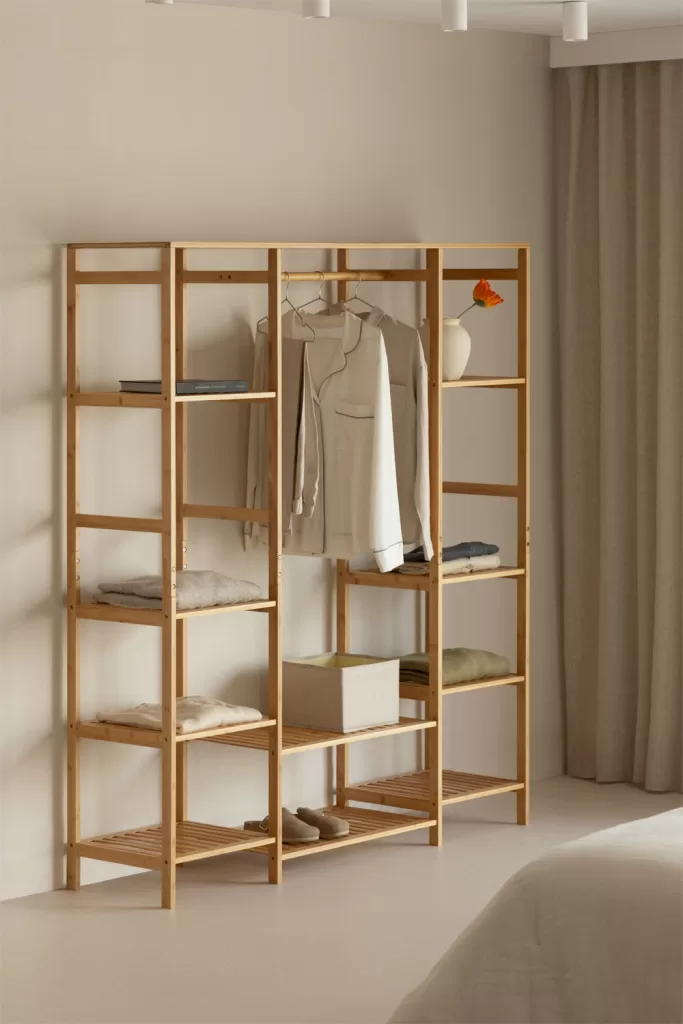 Kleines Hauptschlafzimmer mit Kleiderschrank: 9 Ideen, die Platz schaffen