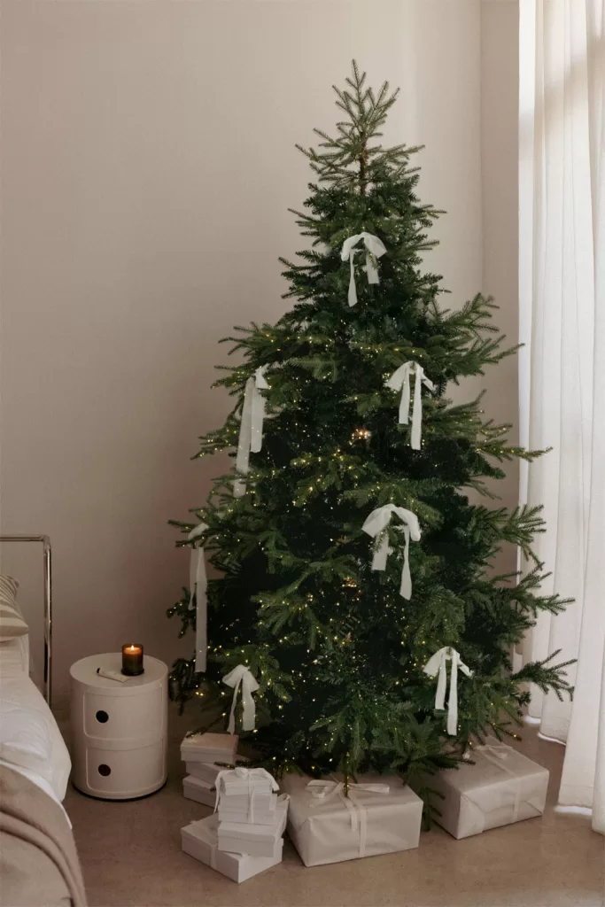 Comment décorer son sapin de Noël : 7 idées pour un design magique